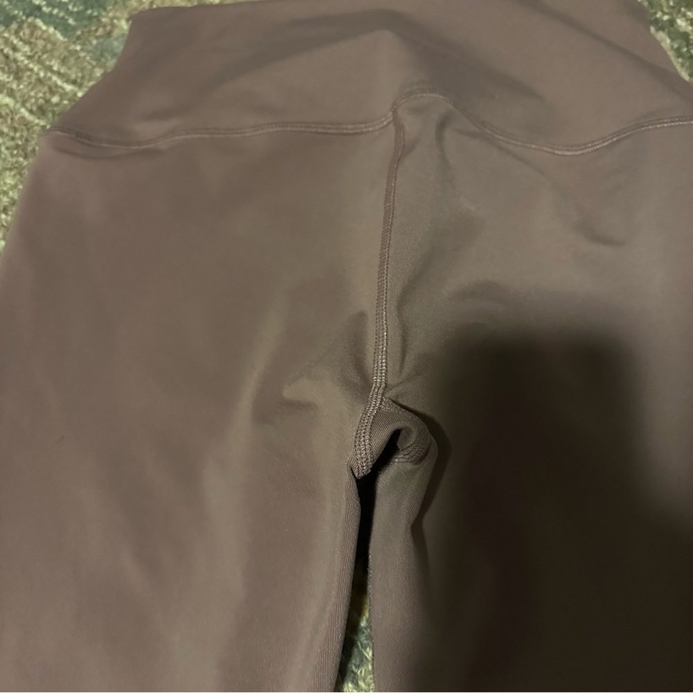 Alo Mauve Leggings - Picture 5 of 6